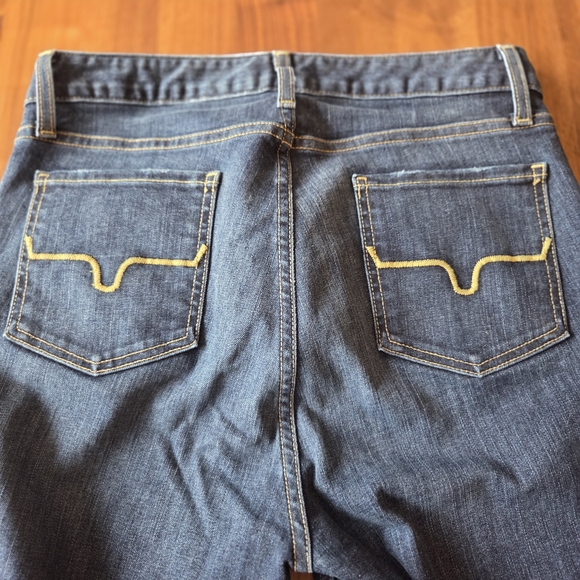 Kimes Ranch Sarah High-Rise Slim Bootcut Jeans | 6/30 | Dark Wash - Picture 11 of 12